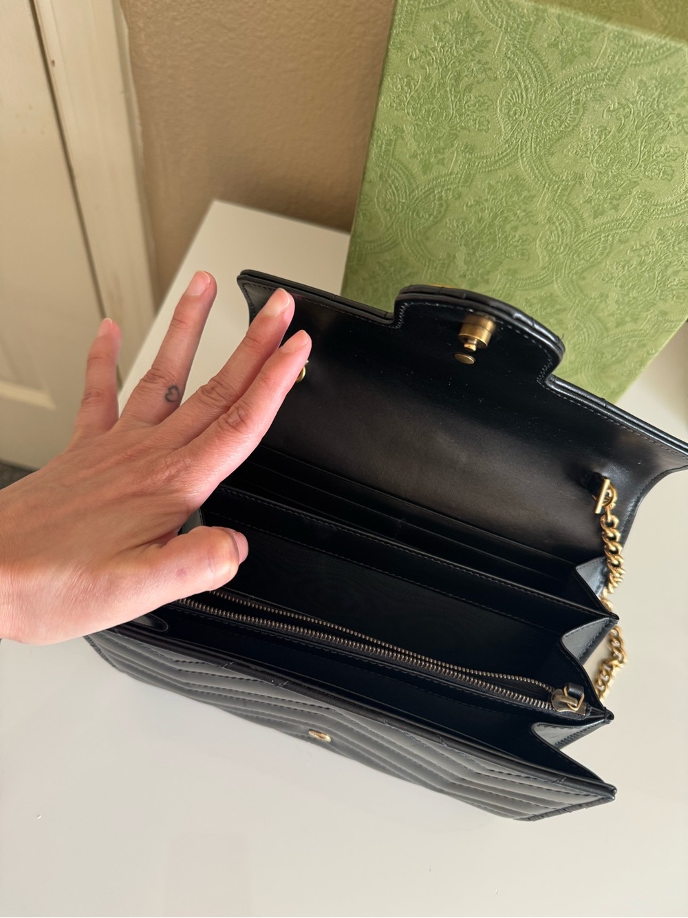 Gucci Black Chevron Marmont Crossbody Bag - Picture 6 of 16